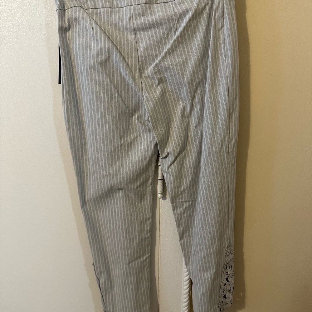 ATTYRE Audrey Light Gray Pinstripe Slim Pants Size 16